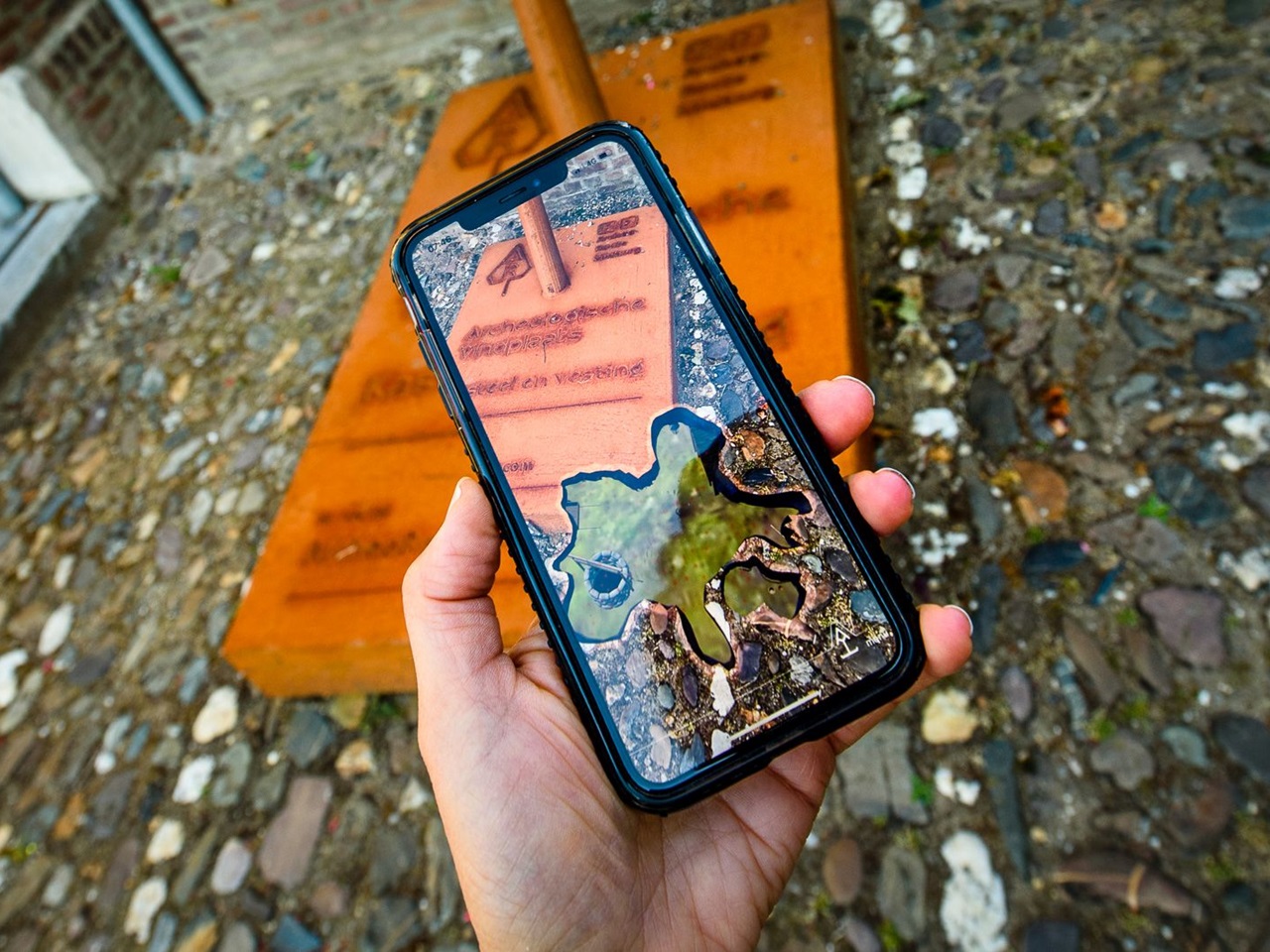 Met de Archeo Route Limburg app verhalen van archeologische vondsten beleven